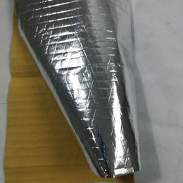 0.2mm夹筋铝箔隔汽膜纸基夹筋铝箔贴面镀铝膜夹筋反射隔汽层